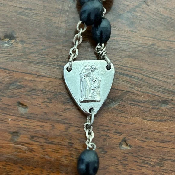 VTG Black Beaded Rosary Necklace with Silver Toned Cross Devotional Piece - Picture 5 of 5